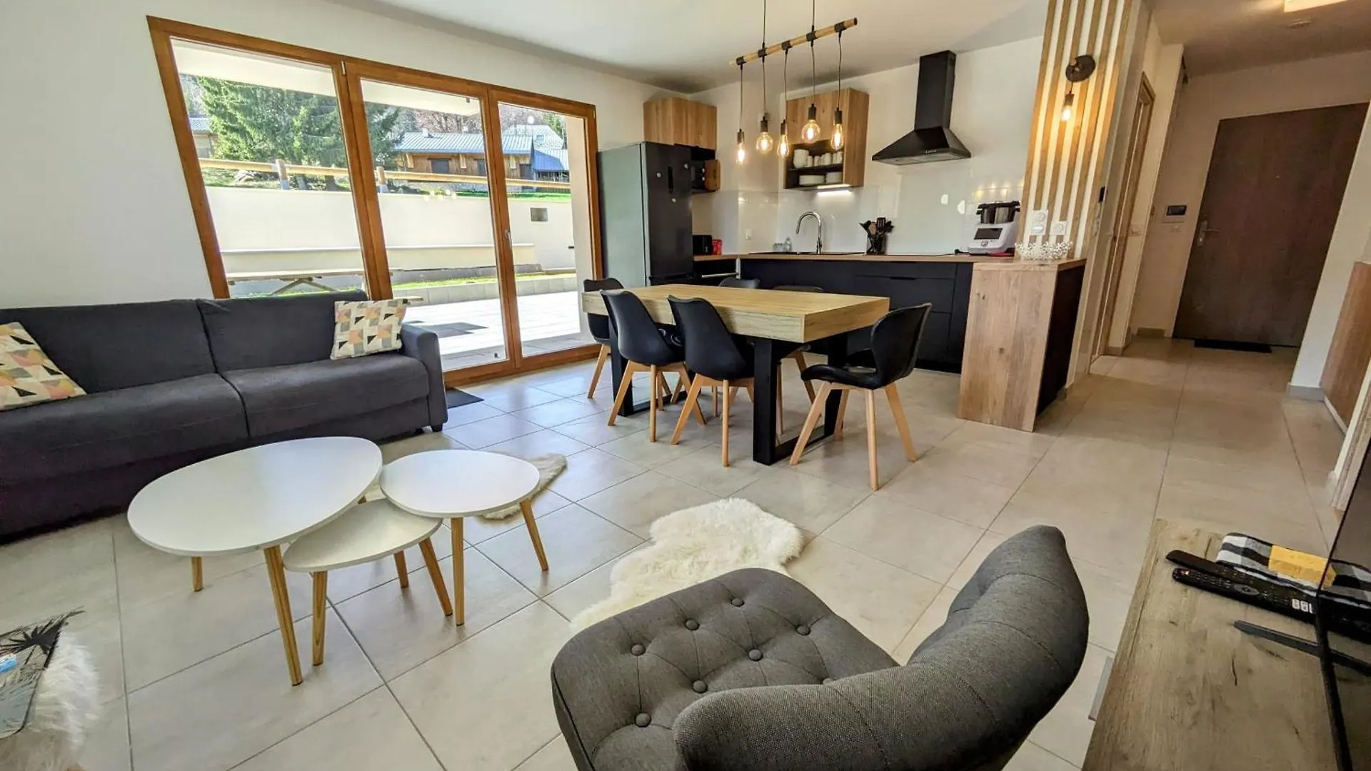 Holiday home Spacieux Appartement Au Pied Des Pistes La Feclaz France